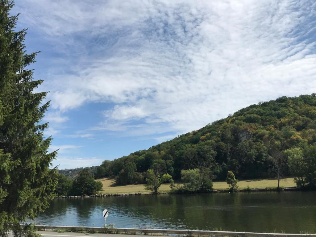 Le Paradis Mosan Waulsort Екстериор снимка